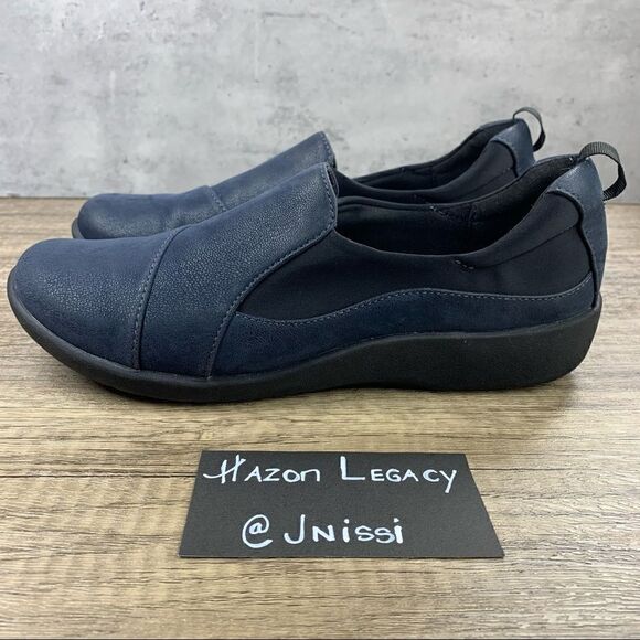 Cloudsteppers By Clarks~Women’s~Navy Blue~Slip On Shoes~Size 8.5M - Picture 1 of 8